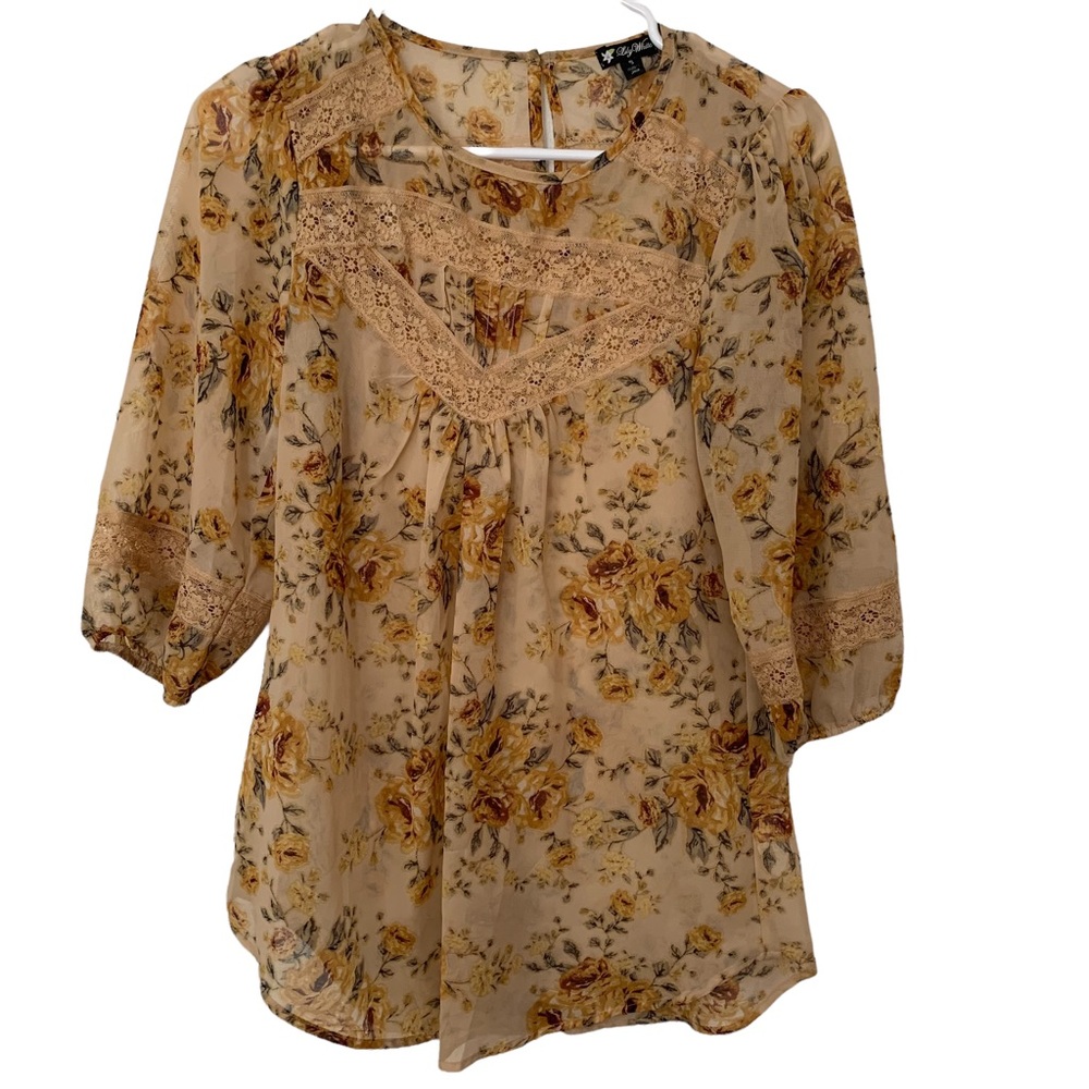 Lily White Cottagecore Small Flowy Floral Lace detail